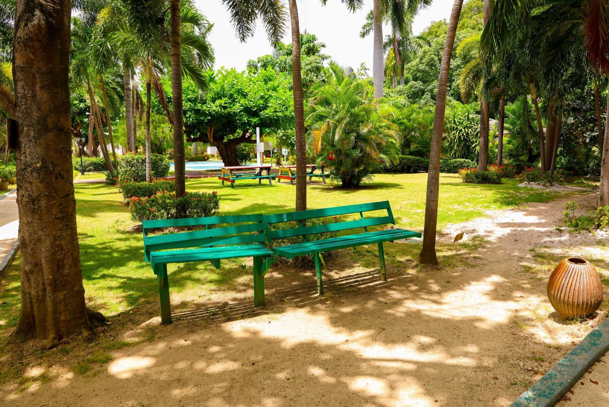 Grand Decameron Montego Beach, A Trademark All-Inclusive Resort Montego Bay Exterior foto