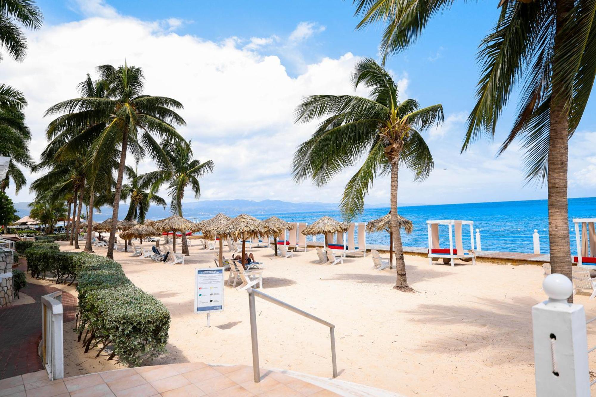 Grand Decameron Montego Beach, A Trademark All-Inclusive Resort Montego Bay Exterior foto