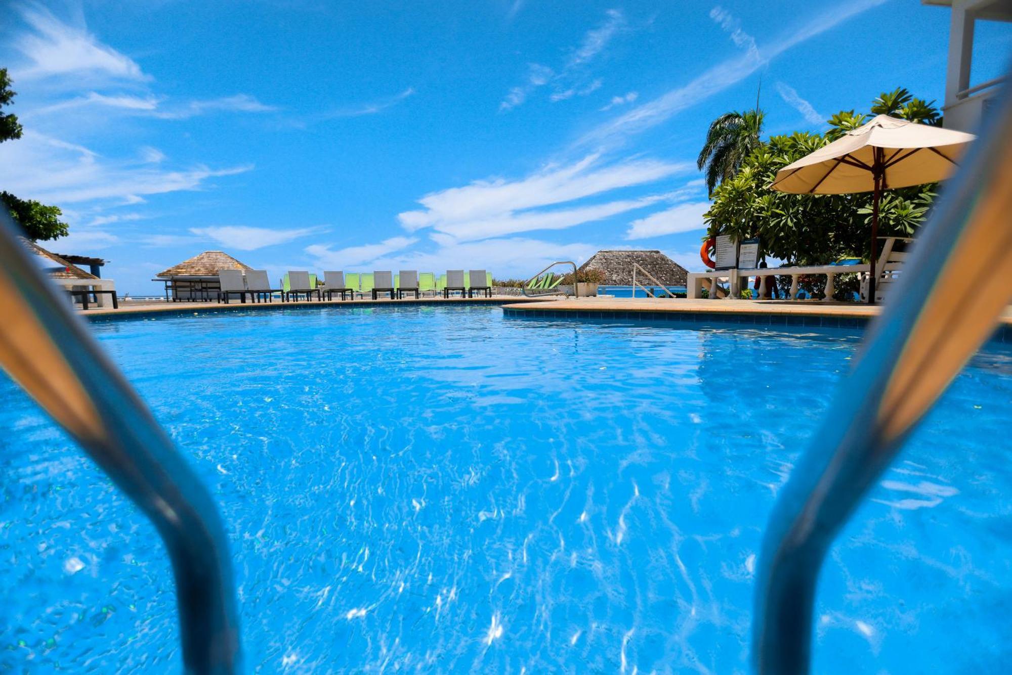Grand Decameron Montego Beach, A Trademark All-Inclusive Resort Montego Bay Exterior foto