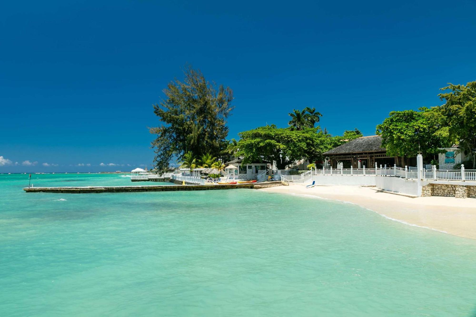 Grand Decameron Montego Beach, A Trademark All-Inclusive Resort Montego Bay Exterior foto