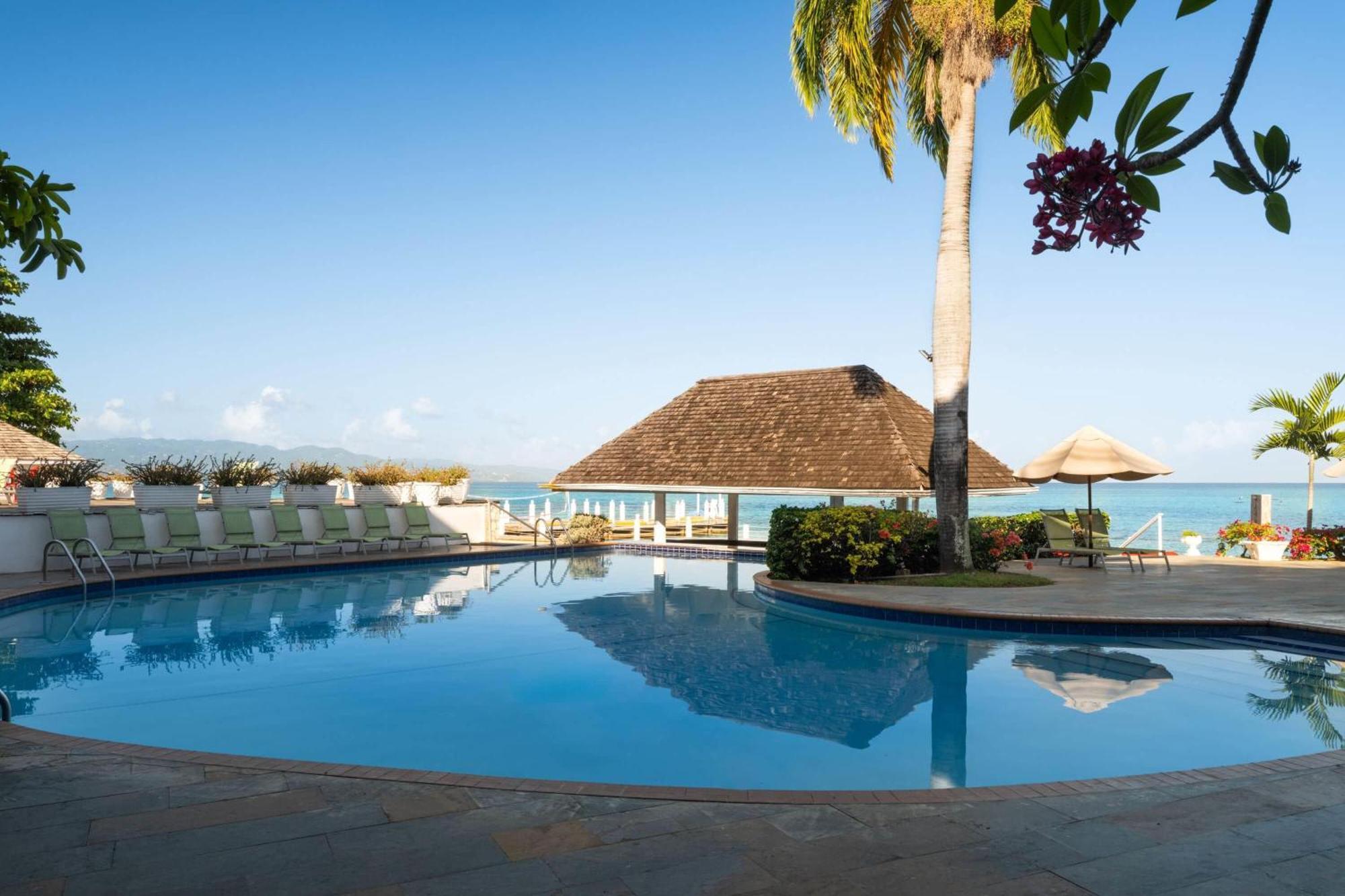 Grand Decameron Montego Beach, A Trademark All-Inclusive Resort Montego Bay Exterior foto